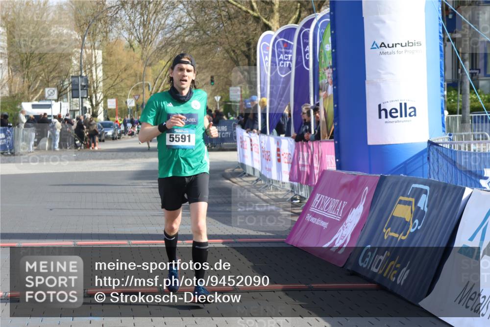 12.04.2026 - 45. Internationalen Wilhelmsburger Insellauf Strokosch-Dieckow http://msf.ph/oto/9452090 12.04.2026 10:21:26 Ziel 5591 meine-sportfotos.de