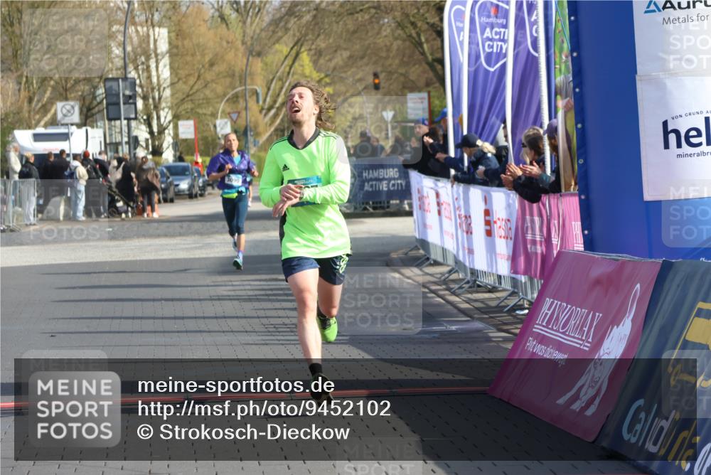 12.04.2026 - 45. Internationalen Wilhelmsburger Insellauf Strokosch-Dieckow http://msf.ph/oto/9452102 12.04.2026 10:21:38 Ziel 2127 meine-sportfotos.de