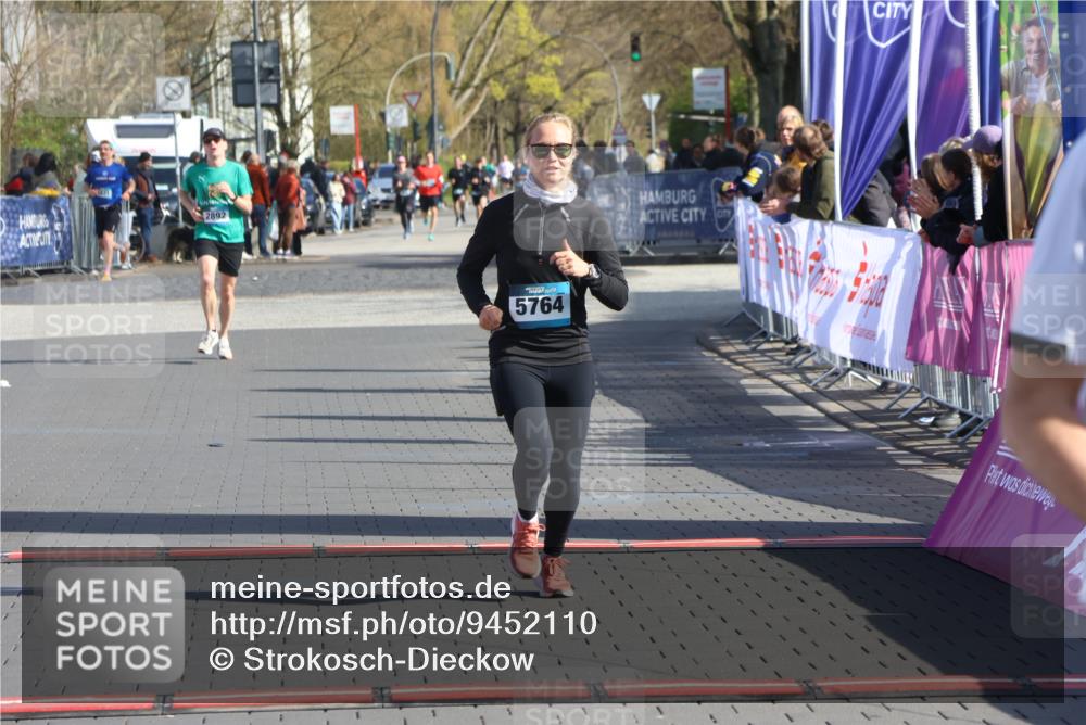 12.04.2026 - 45. Internationalen Wilhelmsburger Insellauf Strokosch-Dieckow http://msf.ph/oto/9452110 12.04.2026 10:33:32 Ziel 3327, 5764 meine-sportfotos.de