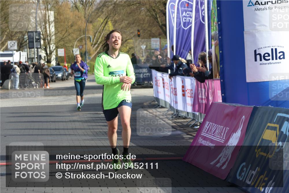 12.04.2026 - 45. Internationalen Wilhelmsburger Insellauf Strokosch-Dieckow http://msf.ph/oto/9452111 12.04.2026 10:21:38 Ziel 2127 meine-sportfotos.de
