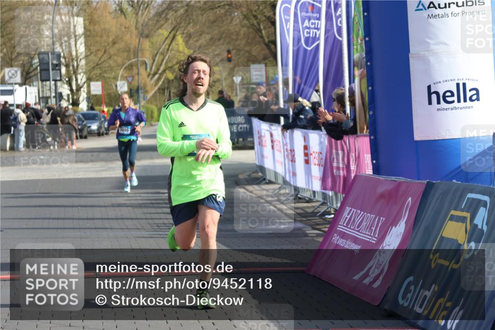12.04.2026 - 45. Internationalen Wilhelmsburger Insellauf Strokosch-Dieckow http://msf.ph/oto/9452118 12.04.2026 10:21:39 Ziel 2127 meine-sportfotos.de