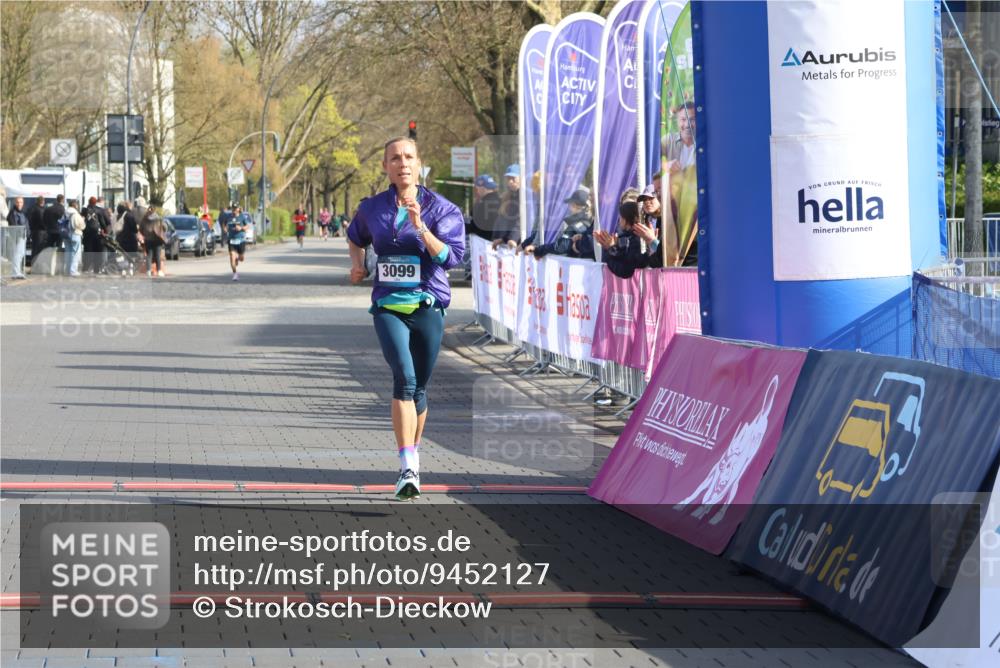 12.04.2026 - 45. Internationalen Wilhelmsburger Insellauf Strokosch-Dieckow http://msf.ph/oto/9452127 12.04.2026 10:21:43 Ziel 2127, 3099 meine-sportfotos.de