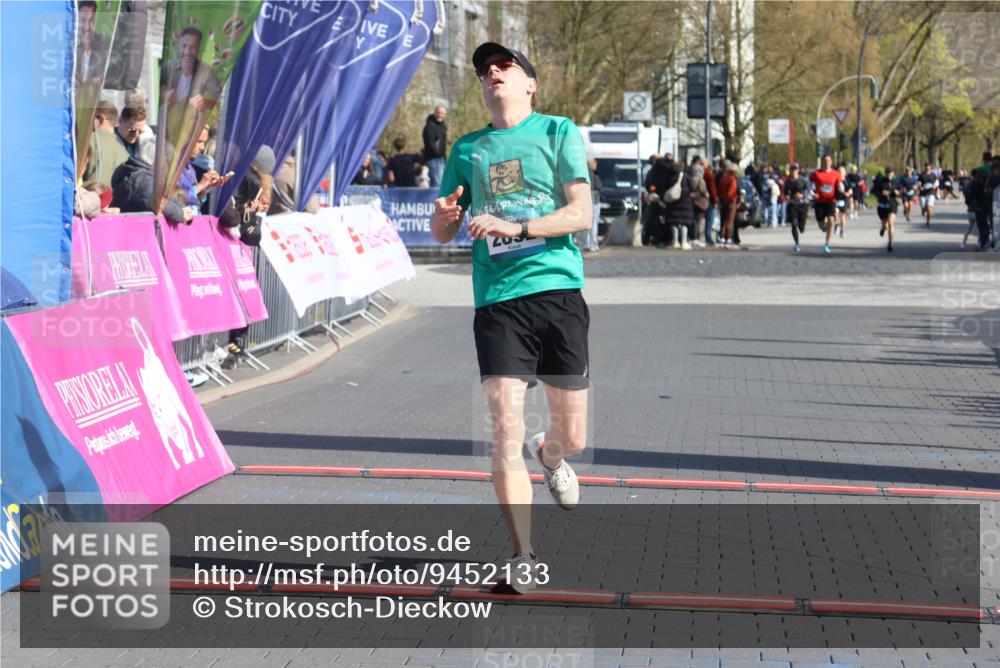 12.04.2026 - 45. Internationalen Wilhelmsburger Insellauf Strokosch-Dieckow http://msf.ph/oto/9452133 12.04.2026 10:33:37 Ziel 2892 meine-sportfotos.de