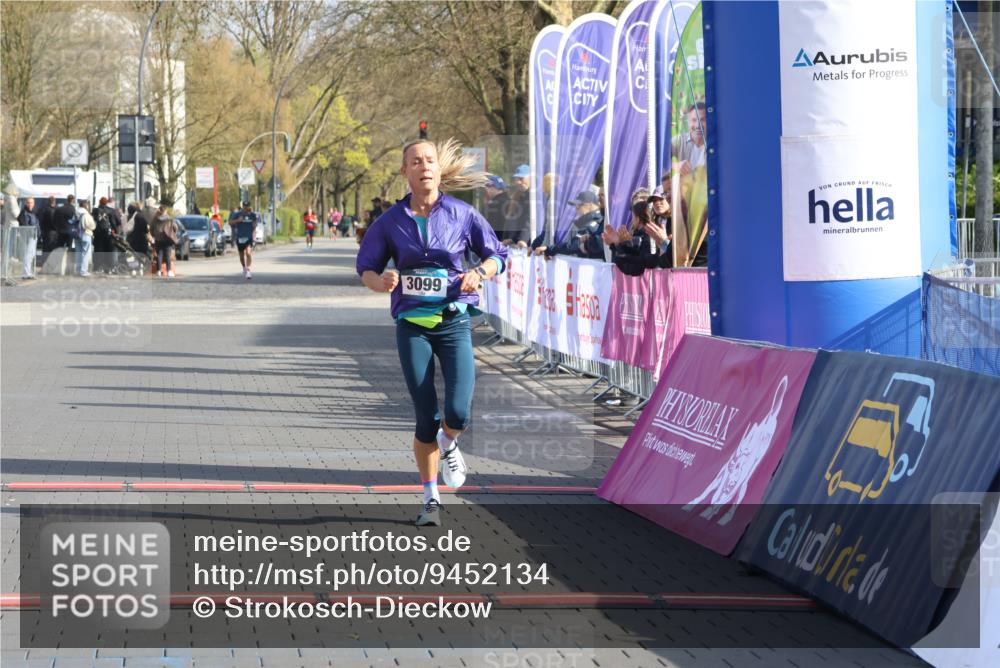 12.04.2026 - 45. Internationalen Wilhelmsburger Insellauf Strokosch-Dieckow http://msf.ph/oto/9452134 12.04.2026 10:21:43 Ziel 2127, 3099 meine-sportfotos.de