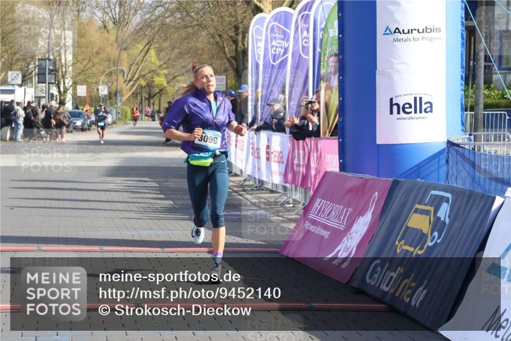 12.04.2026 - 45. Internationalen Wilhelmsburger Insellauf Strokosch-Dieckow http://msf.ph/oto/9452140 12.04.2026 10:21:43 Ziel 2127, 3099 meine-sportfotos.de