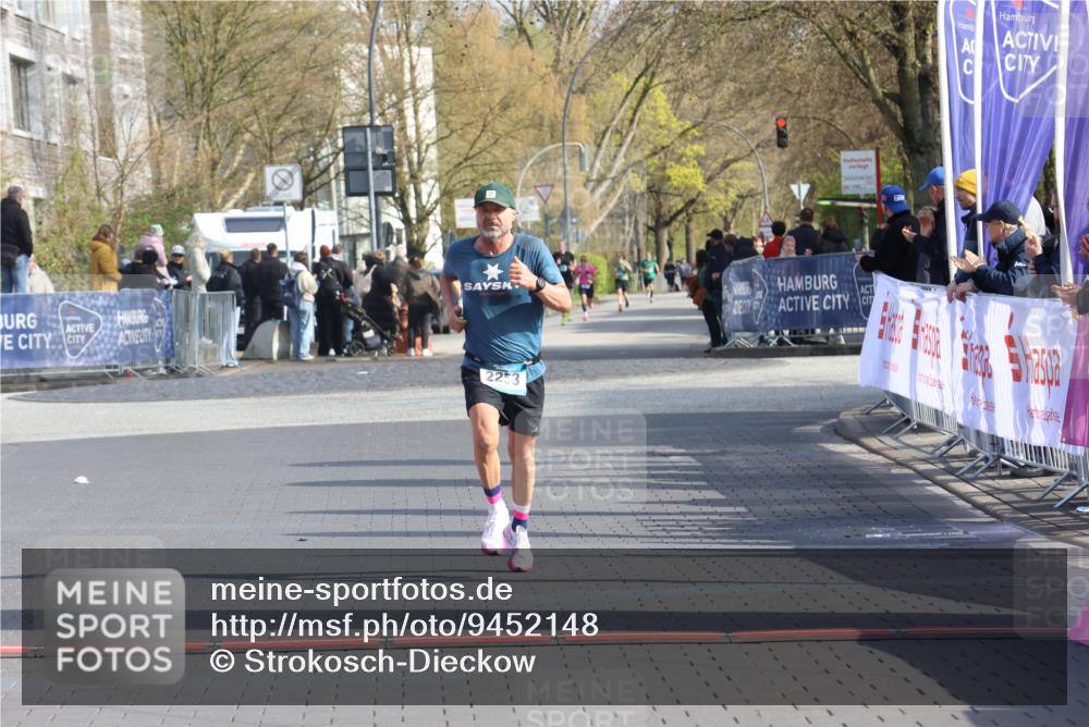 12.04.2026 - 45. Internationalen Wilhelmsburger Insellauf Strokosch-Dieckow http://msf.ph/oto/9452148 12.04.2026 10:21:55 Ziel 2253 meine-sportfotos.de