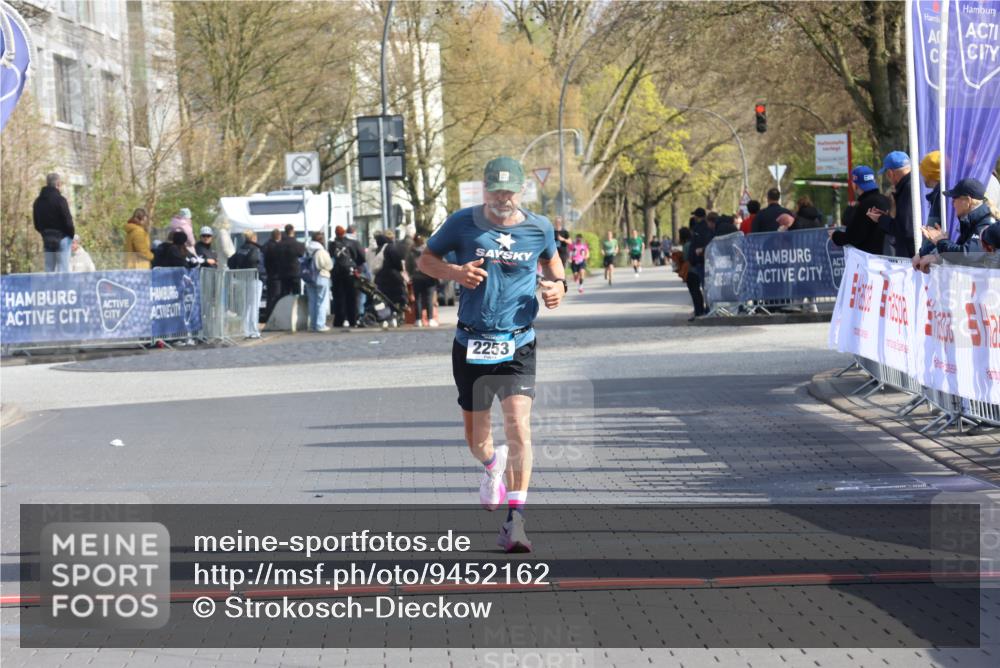 12.04.2026 - 45. Internationalen Wilhelmsburger Insellauf Strokosch-Dieckow http://msf.ph/oto/9452162 12.04.2026 10:21:55 Ziel 2253 meine-sportfotos.de