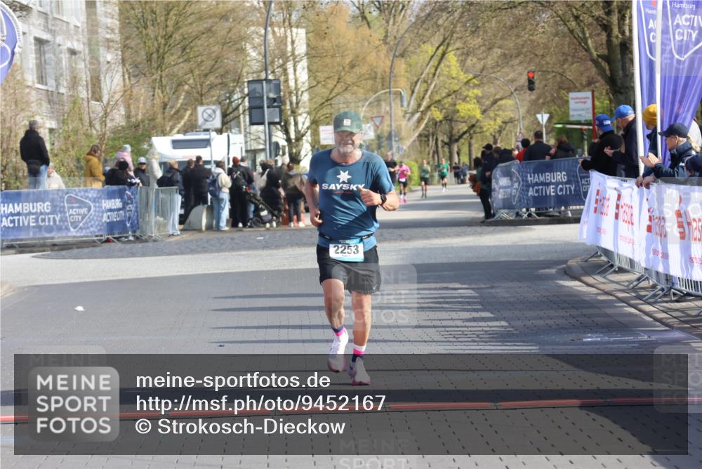 12.04.2026 - 45. Internationalen Wilhelmsburger Insellauf Strokosch-Dieckow http://msf.ph/oto/9452167 12.04.2026 10:21:55 Ziel 2253 meine-sportfotos.de