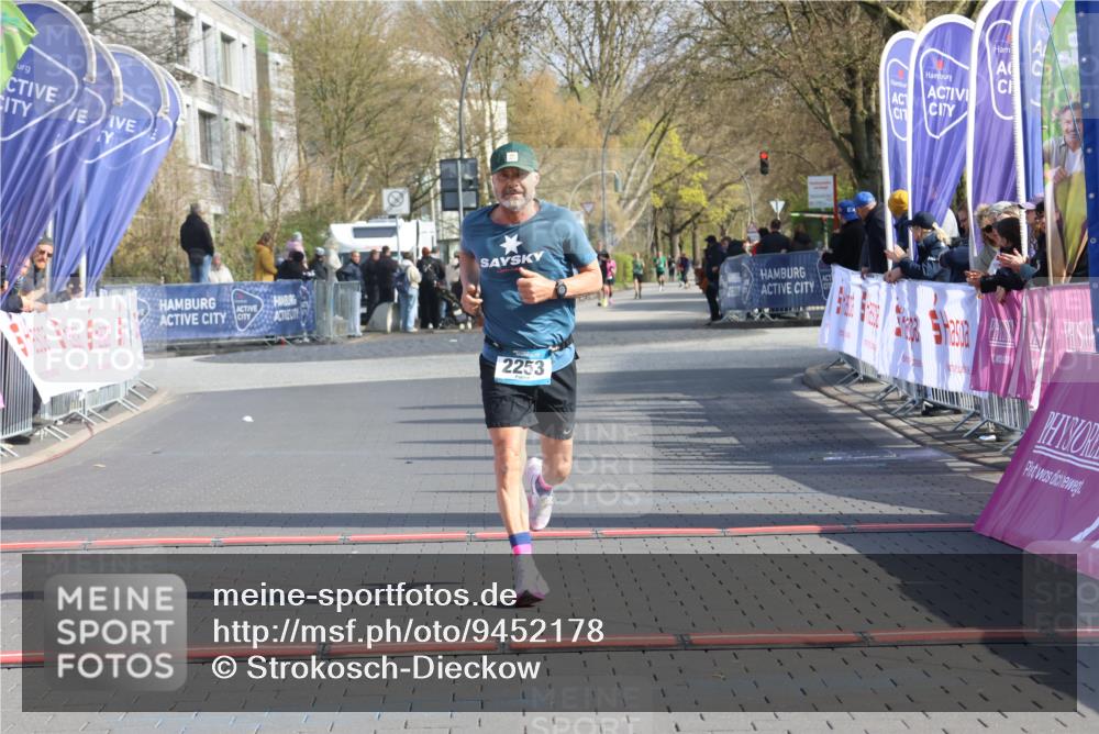 12.04.2026 - 45. Internationalen Wilhelmsburger Insellauf Strokosch-Dieckow http://msf.ph/oto/9452178 12.04.2026 10:21:57 Ziel 2253 meine-sportfotos.de
