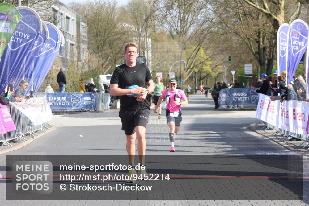 12.04.2026 - 45. Internationalen Wilhelmsburger Insellauf Strokosch-Dieckow http://msf.ph/oto/9452214 12.04.2026 10:22:18 Ziel 3930, 3317 meine-sportfotos.de