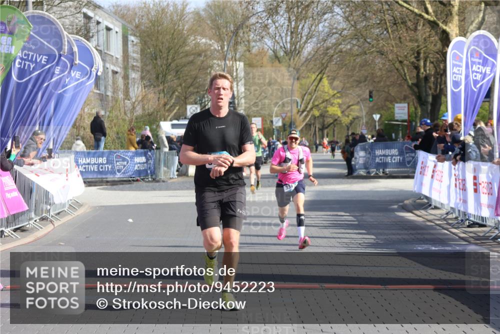 12.04.2026 - 45. Internationalen Wilhelmsburger Insellauf Strokosch-Dieckow http://msf.ph/oto/9452223 12.04.2026 10:22:18 Ziel 3930, 3317 meine-sportfotos.de