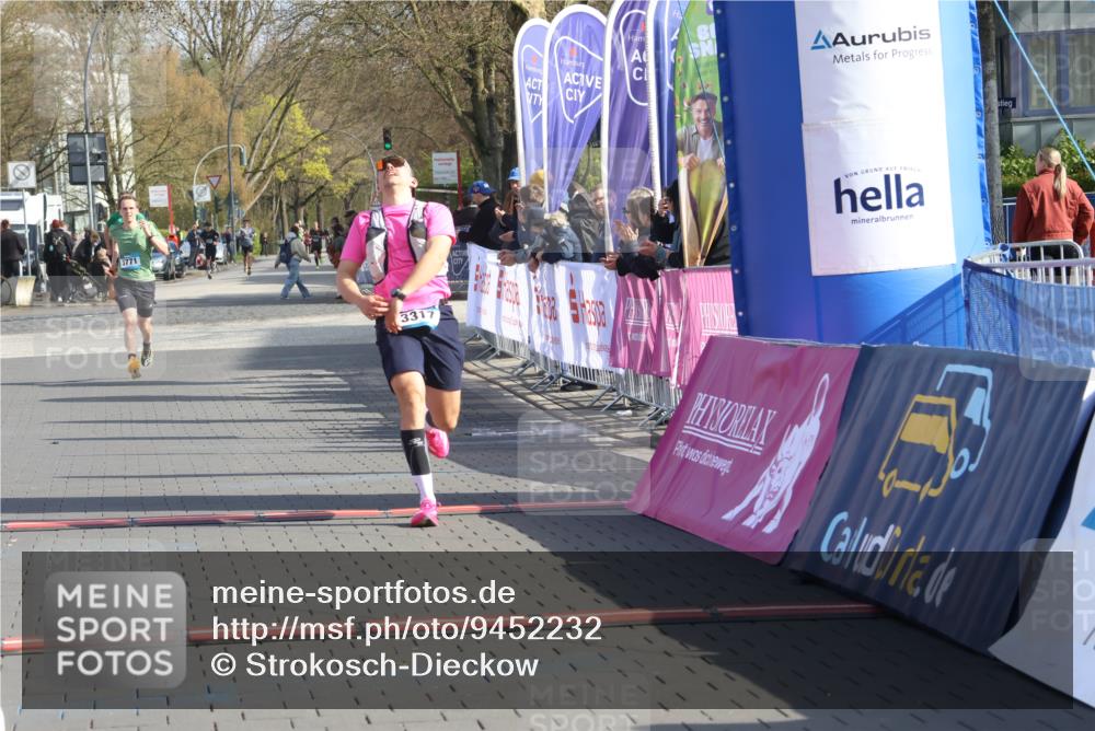 12.04.2026 - 45. Internationalen Wilhelmsburger Insellauf Strokosch-Dieckow http://msf.ph/oto/9452232 12.04.2026 10:22:20 Ziel 3930, 3317 meine-sportfotos.de