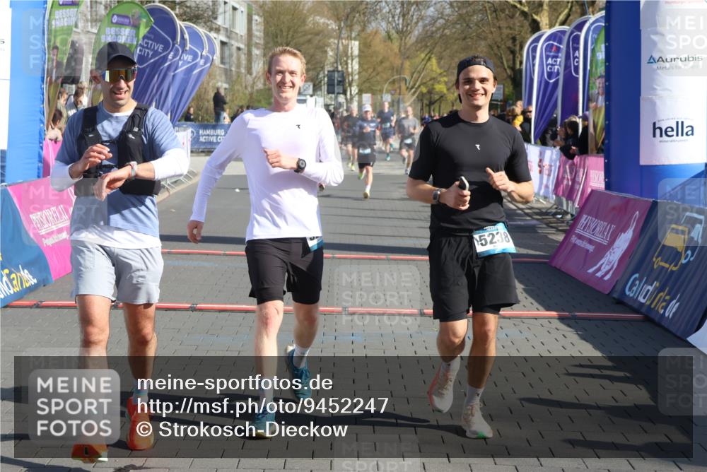 12.04.2026 - 45. Internationalen Wilhelmsburger Insellauf Strokosch-Dieckow http://msf.ph/oto/9452247 12.04.2026 10:34:21 Ziel 4196, 5238, 5239, 5294, 3841 meine-sportfotos.de