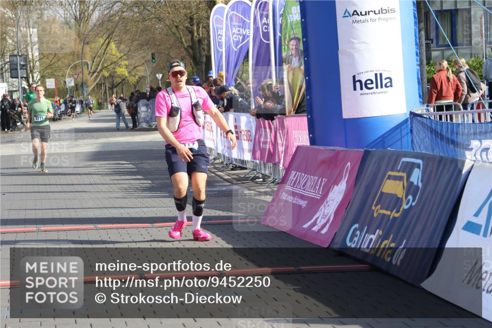 12.04.2026 - 45. Internationalen Wilhelmsburger Insellauf Strokosch-Dieckow http://msf.ph/oto/9452250 12.04.2026 10:22:21 Ziel 3930, 3317, 3771 meine-sportfotos.de