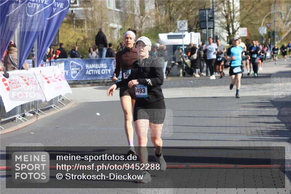 12.04.2026 - 45. Internationalen Wilhelmsburger Insellauf Strokosch-Dieckow http://msf.ph/oto/9452288 12.04.2026 10:34:35 Ziel 4493, 3945 meine-sportfotos.de