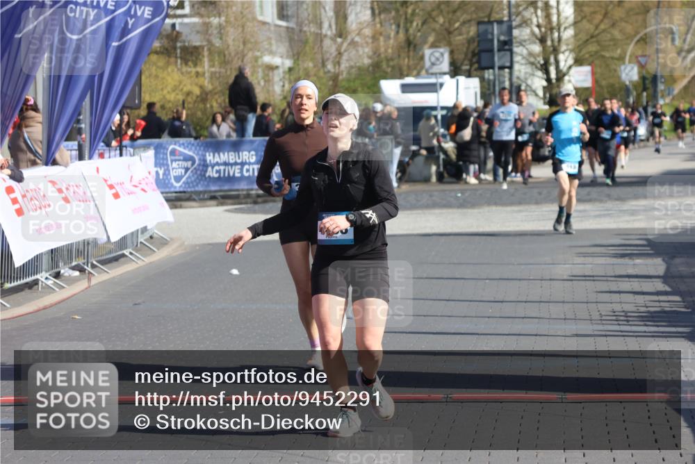 12.04.2026 - 45. Internationalen Wilhelmsburger Insellauf Strokosch-Dieckow http://msf.ph/oto/9452291 12.04.2026 10:34:35 Ziel 4493, 3945 meine-sportfotos.de