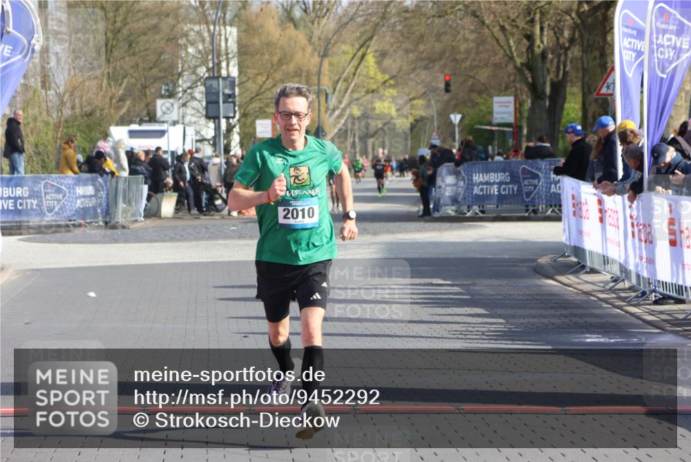 12.04.2026 - 45. Internationalen Wilhelmsburger Insellauf Strokosch-Dieckow http://msf.ph/oto/9452292 12.04.2026 10:22:27 Ziel 3771, 2010 meine-sportfotos.de