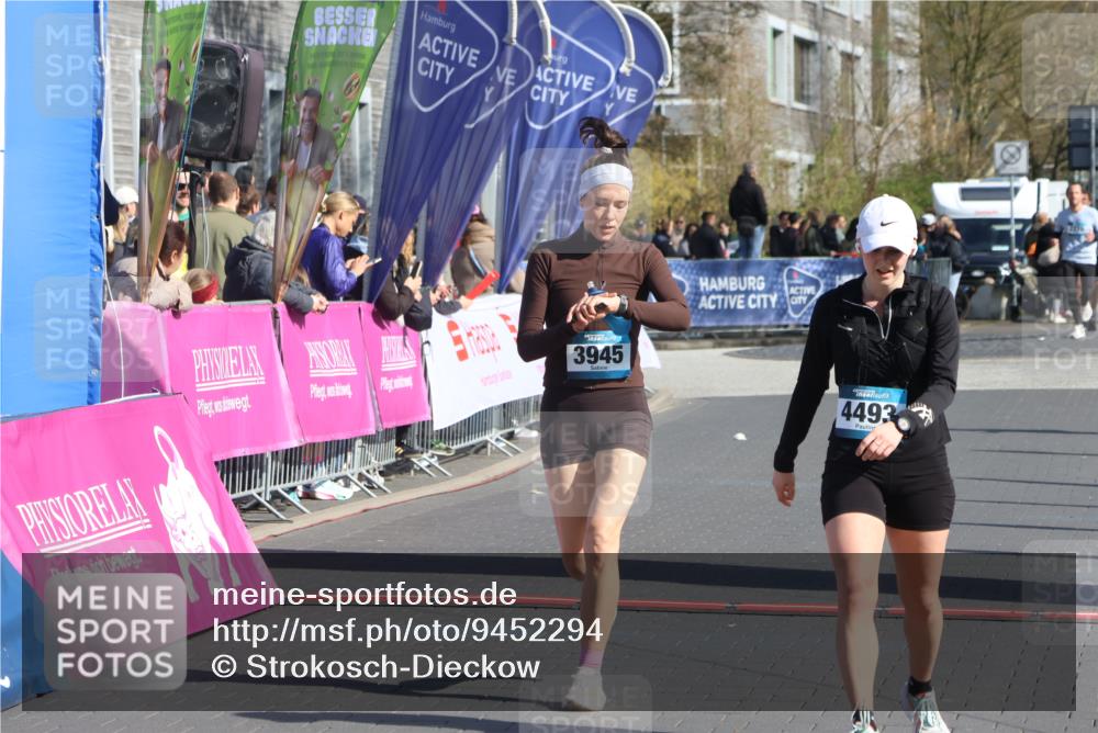 12.04.2026 - 45. Internationalen Wilhelmsburger Insellauf Strokosch-Dieckow http://msf.ph/oto/9452294 12.04.2026 10:34:37 Ziel 4493, 3945 meine-sportfotos.de
