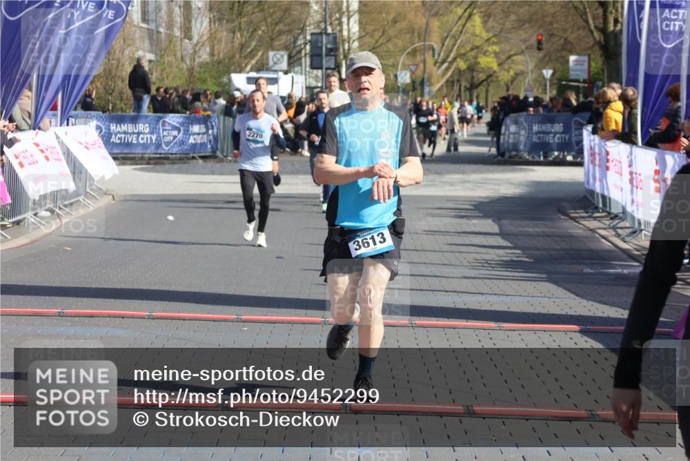 12.04.2026 - 45. Internationalen Wilhelmsburger Insellauf Strokosch-Dieckow http://msf.ph/oto/9452299 12.04.2026 10:34:43 Ziel 3613, 2270 meine-sportfotos.de