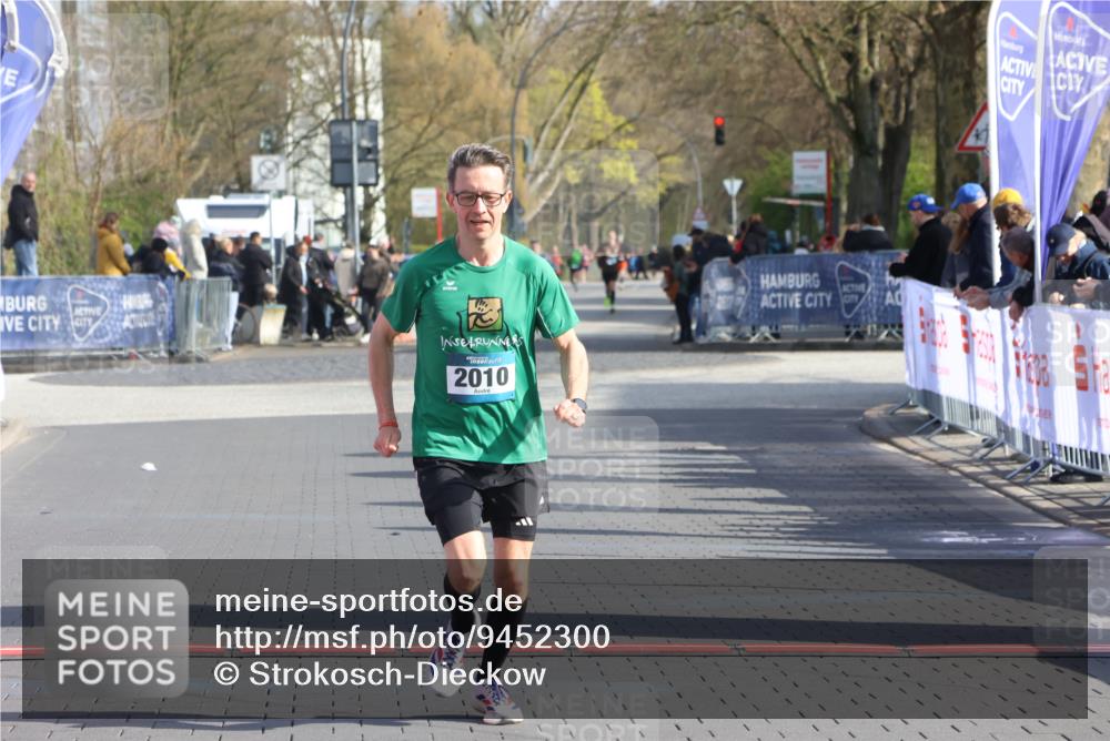 12.04.2026 - 45. Internationalen Wilhelmsburger Insellauf Strokosch-Dieckow http://msf.ph/oto/9452300 12.04.2026 10:22:28 Ziel 3771, 2010 meine-sportfotos.de