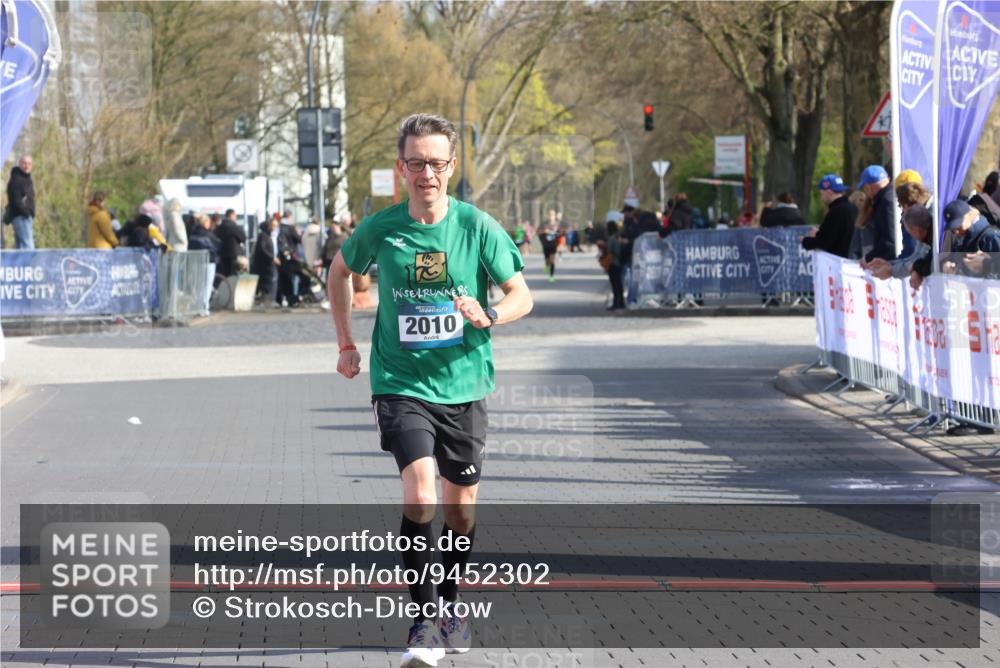 12.04.2026 - 45. Internationalen Wilhelmsburger Insellauf Strokosch-Dieckow http://msf.ph/oto/9452302 12.04.2026 10:22:28 Ziel 3771, 2010 meine-sportfotos.de