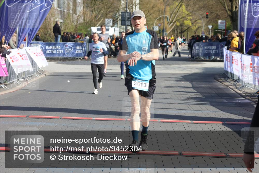 12.04.2026 - 45. Internationalen Wilhelmsburger Insellauf Strokosch-Dieckow http://msf.ph/oto/9452304 12.04.2026 10:34:43 Ziel 3613, 2270 meine-sportfotos.de
