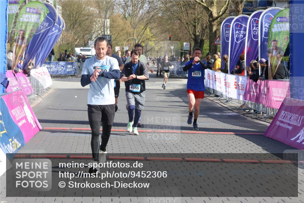 12.04.2026 - 45. Internationalen Wilhelmsburger Insellauf Strokosch-Dieckow http://msf.ph/oto/9452306 12.04.2026 10:34:48 Ziel 2270, 4555, 2472, 2559, 3636, 3929 meine-sportfotos.de