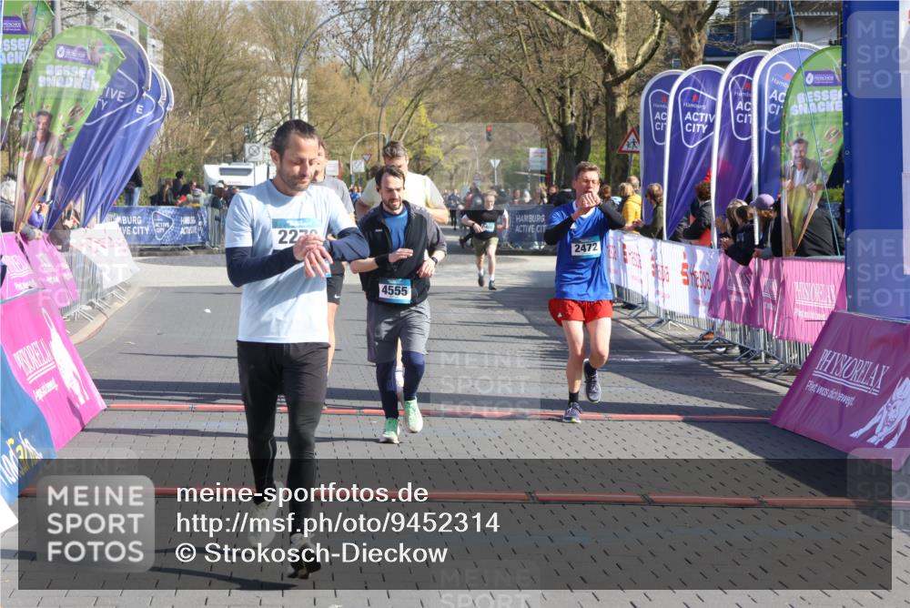 12.04.2026 - 45. Internationalen Wilhelmsburger Insellauf Strokosch-Dieckow http://msf.ph/oto/9452314 12.04.2026 10:34:48 Ziel 2270, 4555, 2472, 2559, 3636, 3929 meine-sportfotos.de