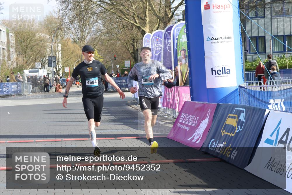 12.04.2026 - 45. Internationalen Wilhelmsburger Insellauf Strokosch-Dieckow http://msf.ph/oto/9452352 12.04.2026 10:22:42 Ziel 3053, 4694 meine-sportfotos.de