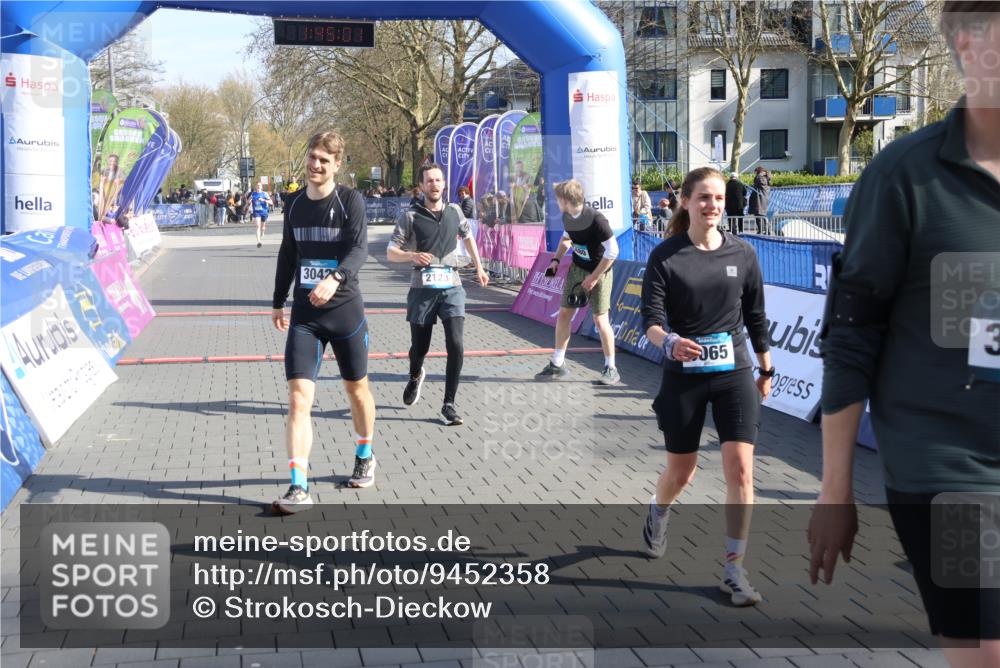 12.04.2026 - 45. Internationalen Wilhelmsburger Insellauf Strokosch-Dieckow http://msf.ph/oto/9452358 12.04.2026 10:35:00 Ziel 2123, 3485 meine-sportfotos.de
