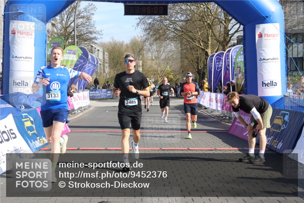 12.04.2026 - 45. Internationalen Wilhelmsburger Insellauf Strokosch-Dieckow http://msf.ph/oto/9452376 12.04.2026 10:35:05 Ziel 3485, 3133, 4807, 3385 meine-sportfotos.de