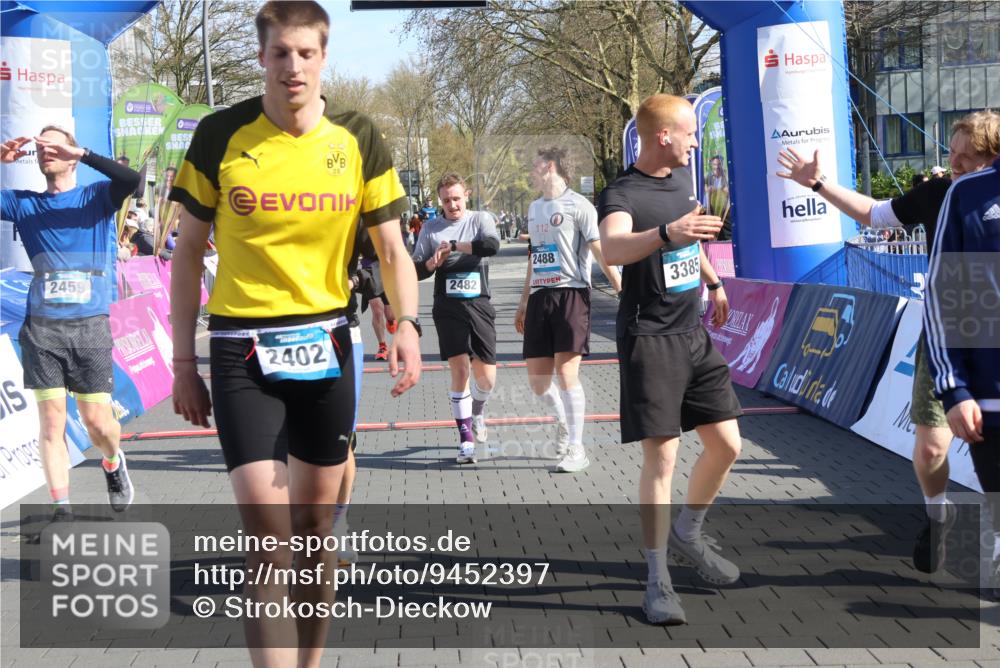12.04.2026 - 45. Internationalen Wilhelmsburger Insellauf Strokosch-Dieckow http://msf.ph/oto/9452397 12.04.2026 10:35:14 Ziel 2402, 2917, 2459, 2488, 2482, 4108, 3324 meine-sportfotos.de