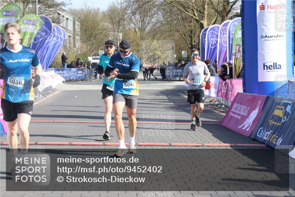 12.04.2026 - 45. Internationalen Wilhelmsburger Insellauf Strokosch-Dieckow http://msf.ph/oto/9452402 12.04.2026 10:35:25 Ziel 5036, 5048, 2423, 2814, 4000, 5551 meine-sportfotos.de
