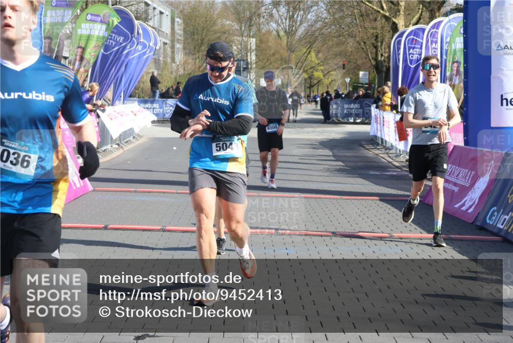 12.04.2026 - 45. Internationalen Wilhelmsburger Insellauf Strokosch-Dieckow http://msf.ph/oto/9452413 12.04.2026 10:35:26 Ziel 5036, 5048, 2423, 2814, 4000, 5551 meine-sportfotos.de