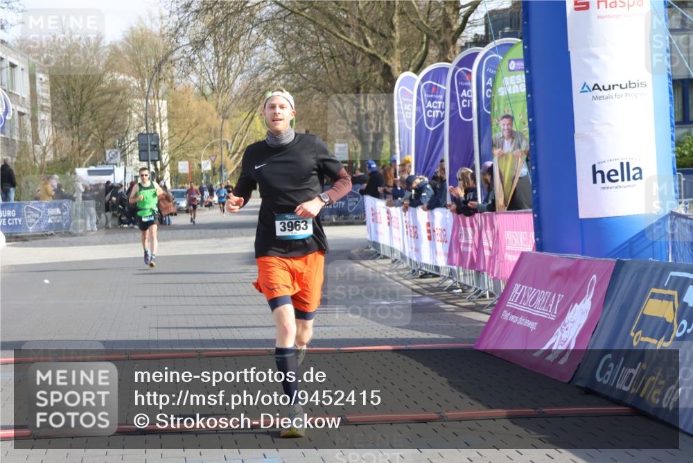 12.04.2026 - 45. Internationalen Wilhelmsburger Insellauf Strokosch-Dieckow http://msf.ph/oto/9452415 12.04.2026 10:23:00 Ziel 3963 meine-sportfotos.de