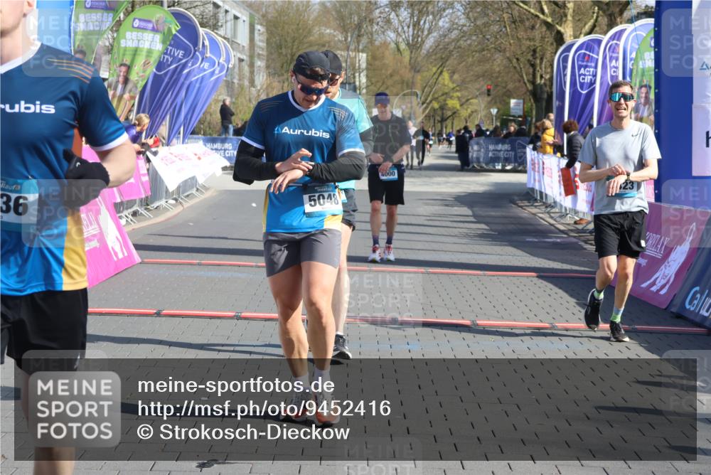 12.04.2026 - 45. Internationalen Wilhelmsburger Insellauf Strokosch-Dieckow http://msf.ph/oto/9452416 12.04.2026 10:35:26 Ziel 5036, 5048, 2423, 2814, 4000, 5551 meine-sportfotos.de