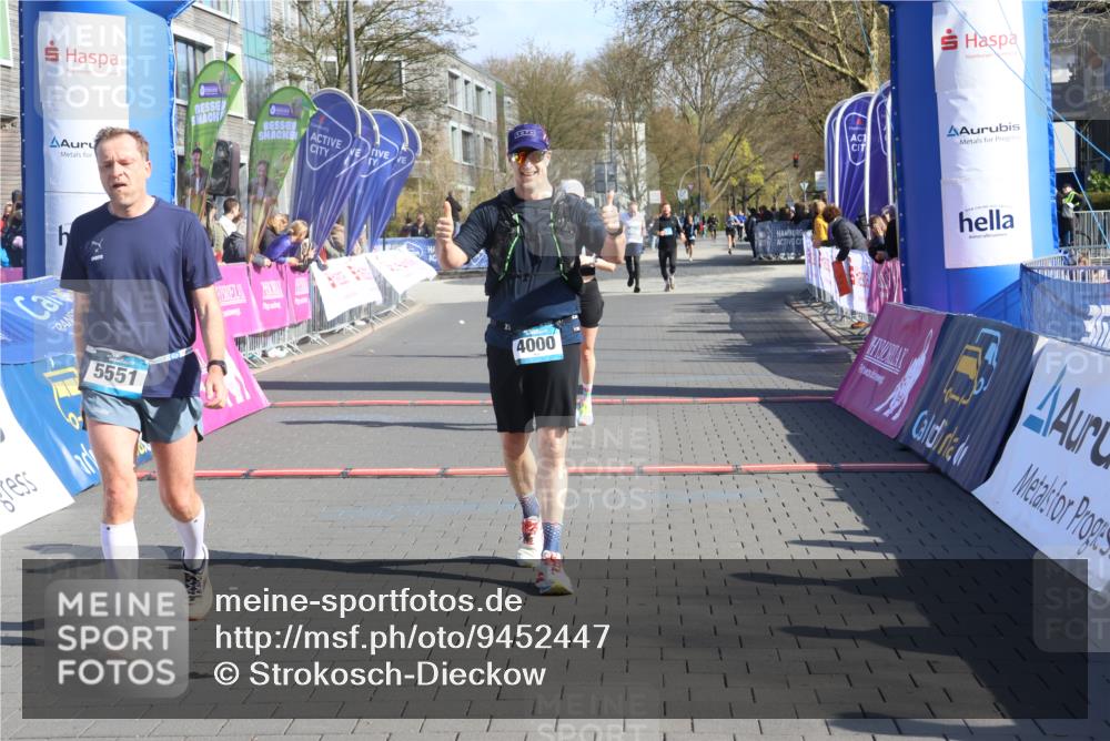 12.04.2026 - 45. Internationalen Wilhelmsburger Insellauf Strokosch-Dieckow http://msf.ph/oto/9452447 12.04.2026 10:35:33 Ziel 5551, 4109, 2497 meine-sportfotos.de