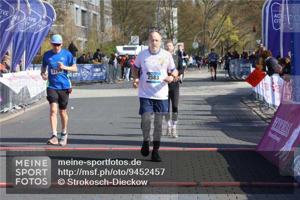 12.04.2026 - 45. Internationalen Wilhelmsburger Insellauf Strokosch-Dieckow http://msf.ph/oto/9452457 12.04.2026 10:35:39 Ziel 2497, 2583, 3759, 4127 meine-sportfotos.de