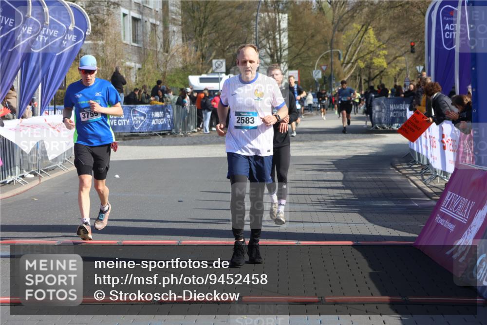 12.04.2026 - 45. Internationalen Wilhelmsburger Insellauf Strokosch-Dieckow http://msf.ph/oto/9452458 12.04.2026 10:35:40 Ziel 2497, 2583, 3759, 4127 meine-sportfotos.de