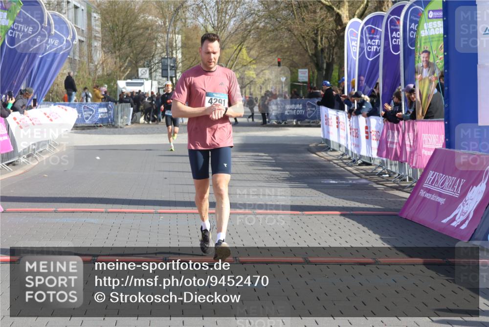 12.04.2026 - 45. Internationalen Wilhelmsburger Insellauf Strokosch-Dieckow http://msf.ph/oto/9452470 12.04.2026 10:23:18 Ziel 4384, 4291 meine-sportfotos.de