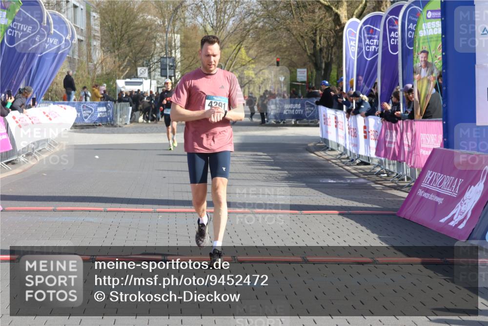12.04.2026 - 45. Internationalen Wilhelmsburger Insellauf Strokosch-Dieckow http://msf.ph/oto/9452472 12.04.2026 10:23:18 Ziel 4384, 4291 meine-sportfotos.de
