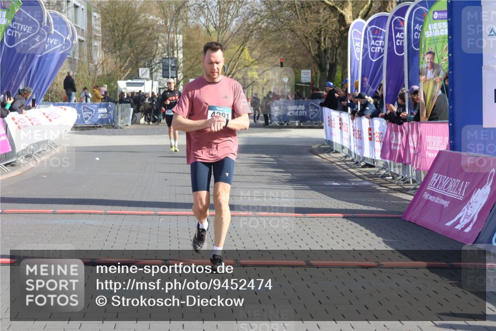 12.04.2026 - 45. Internationalen Wilhelmsburger Insellauf Strokosch-Dieckow http://msf.ph/oto/9452474 12.04.2026 10:23:18 Ziel 4384, 4291 meine-sportfotos.de