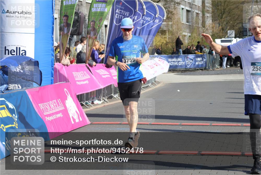 12.04.2026 - 45. Internationalen Wilhelmsburger Insellauf Strokosch-Dieckow http://msf.ph/oto/9452478 12.04.2026 10:35:41 Ziel 2583, 3759, 4127 meine-sportfotos.de