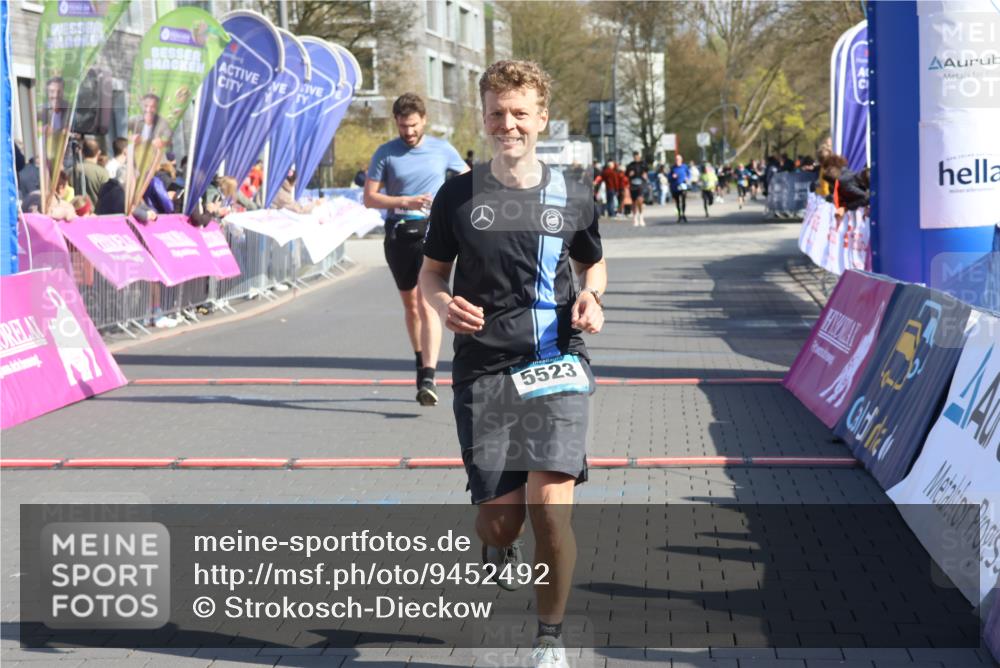 12.04.2026 - 45. Internationalen Wilhelmsburger Insellauf Strokosch-Dieckow http://msf.ph/oto/9452492 12.04.2026 10:35:50 Ziel 5523, 4884 meine-sportfotos.de