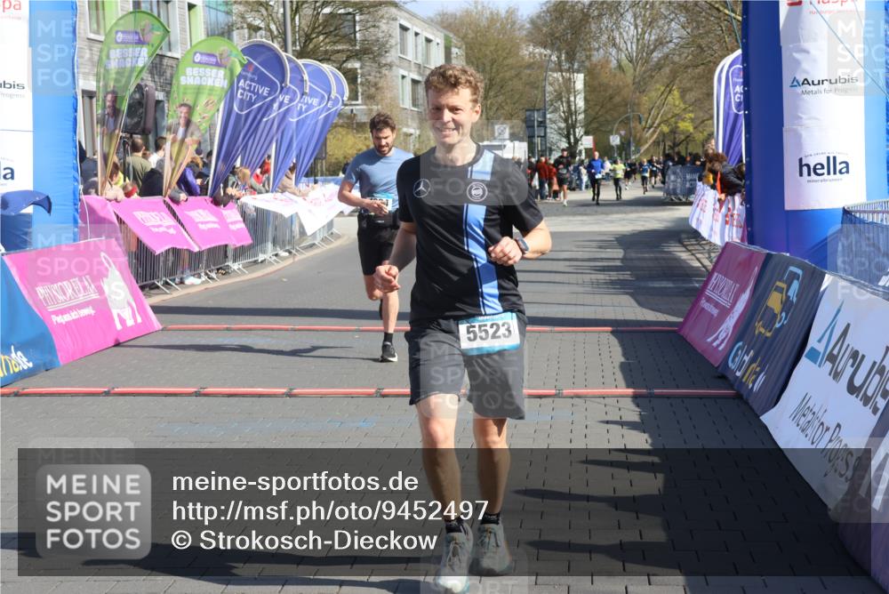 12.04.2026 - 45. Internationalen Wilhelmsburger Insellauf Strokosch-Dieckow http://msf.ph/oto/9452497 12.04.2026 10:35:50 Ziel 5523, 4884 meine-sportfotos.de