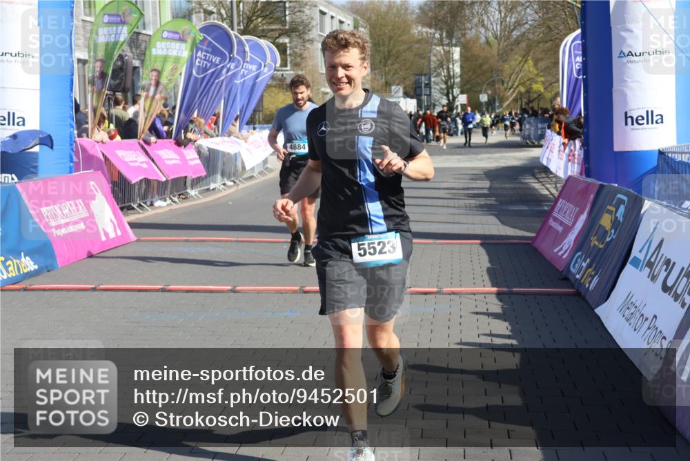 12.04.2026 - 45. Internationalen Wilhelmsburger Insellauf Strokosch-Dieckow http://msf.ph/oto/9452501 12.04.2026 10:35:51 Ziel 5523, 4884 meine-sportfotos.de