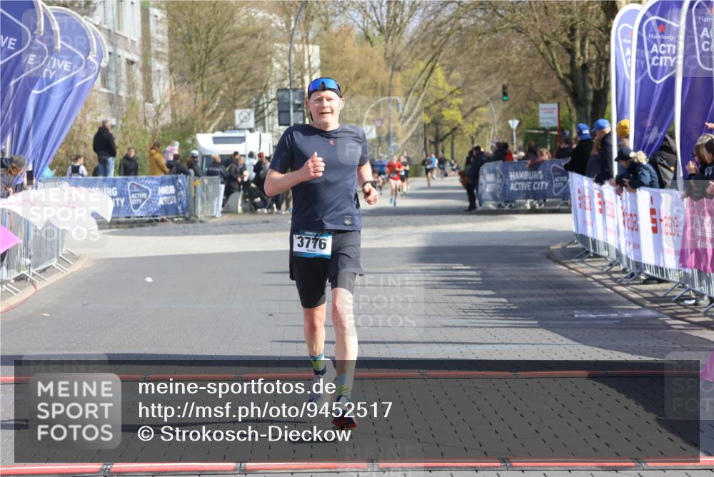 12.04.2026 - 45. Internationalen Wilhelmsburger Insellauf Strokosch-Dieckow http://msf.ph/oto/9452517 12.04.2026 10:23:41 Ziel 3776 meine-sportfotos.de