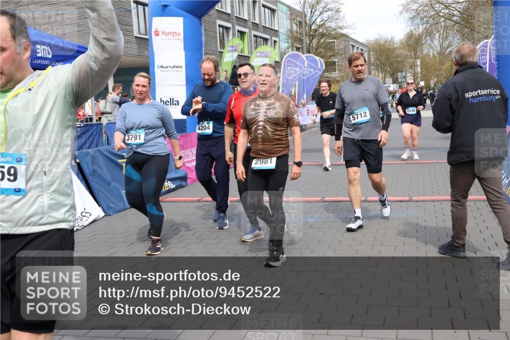 12.04.2026 - 45. Internationalen Wilhelmsburger Insellauf Strokosch-Dieckow http://msf.ph/oto/9452522 12.04.2026 13:09:33 Ziel 3406, 3359, 2981, 5712, 3791, 4453, 4204, 4611, 2440, 2011 meine-sportfotos.de