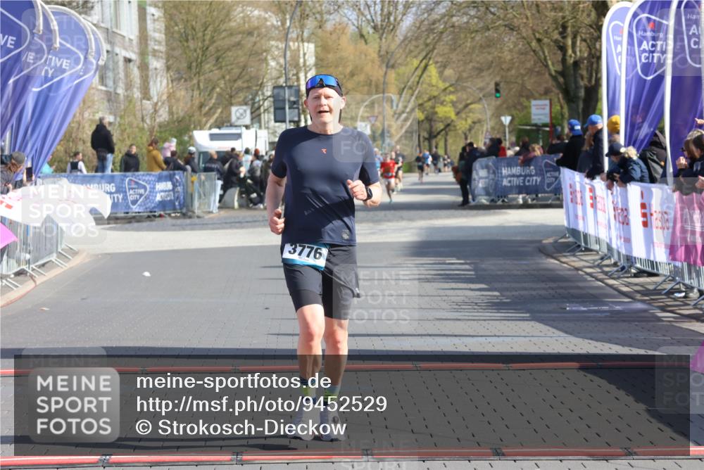 12.04.2026 - 45. Internationalen Wilhelmsburger Insellauf Strokosch-Dieckow http://msf.ph/oto/9452529 12.04.2026 10:23:41 Ziel 3776 meine-sportfotos.de