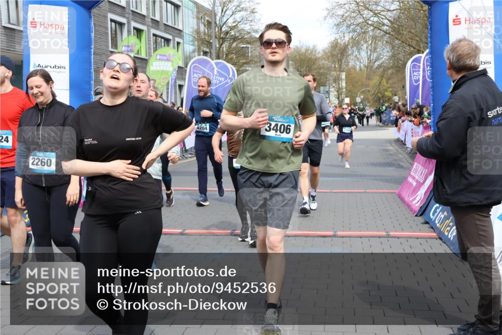 12.04.2026 - 45. Internationalen Wilhelmsburger Insellauf Strokosch-Dieckow http://msf.ph/oto/9452536 12.04.2026 13:09:31 Ziel 3261, 5324, 3406, 3359, 2981, 5712, 3791, 4453, 4204, 4611, 2440 meine-sportfotos.de